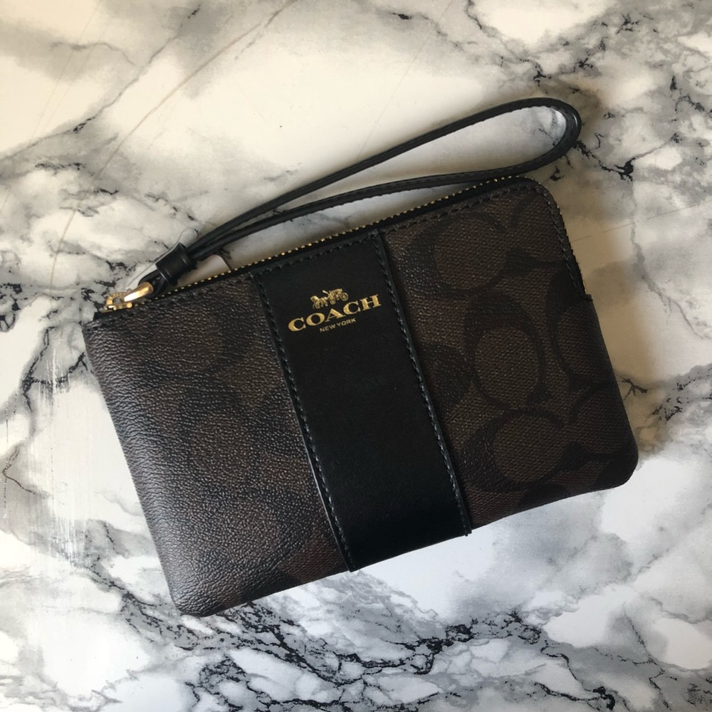 Coach Corner Zip Wristlet (Dark Brown)